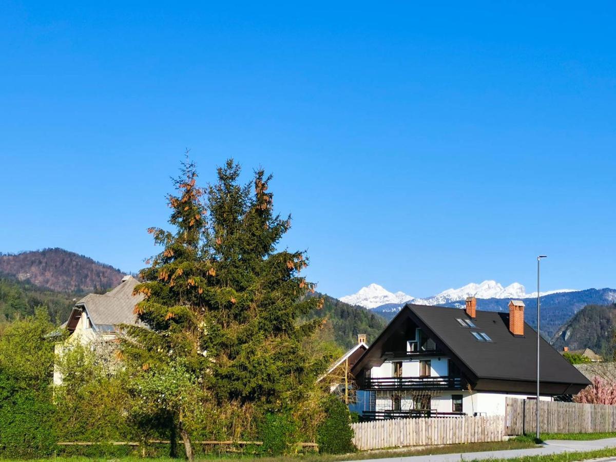 Deerwood Villa-Modern Cozy Apartment With Castle View Bled Bagian luar foto